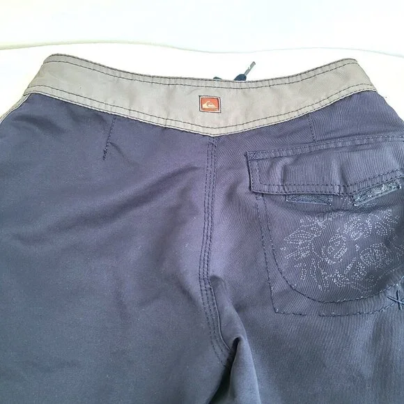 QUIKSILVER DARK BLUE/ GREY VINTAGE BOARDSHORTS Size 24 - Picture 5 of 9